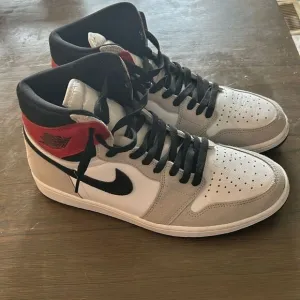 Nike Jordan Retro 1 hightop sneakers. Size 12