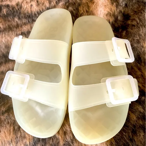 NW originally Box Made in Italy Balenciaga White Sandals. Size C 38. USA size 8