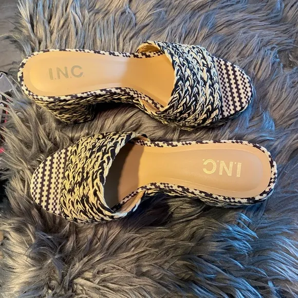 NW U.N.C. International Concepts Women’s Hazila Espadrille Slide Wedge Sandals