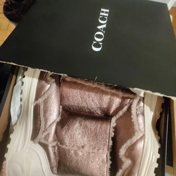 NWB Coach Portia Pink Metallic Shearling-Lined Boots. Retail:$225