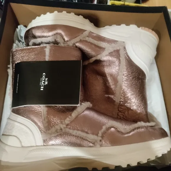 NWB Coach Portia Pink Metallic Shearling-Lined Boots. Retail:$225