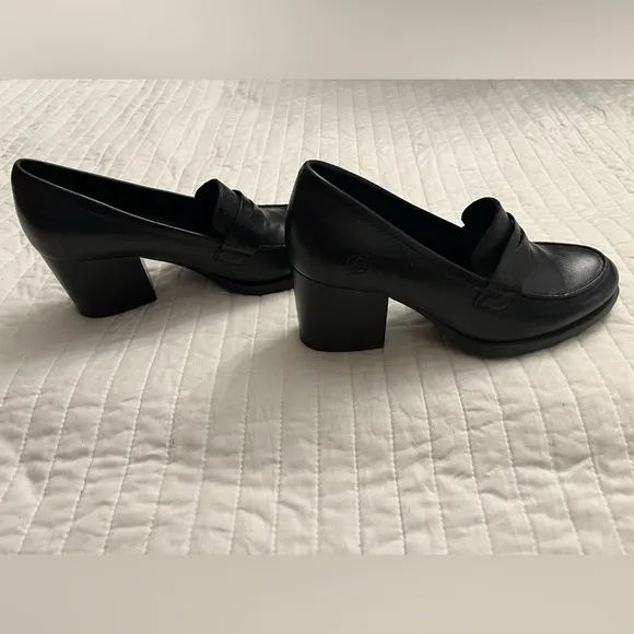 NWOB BORN HOLLISTON FINAL LOAFERS