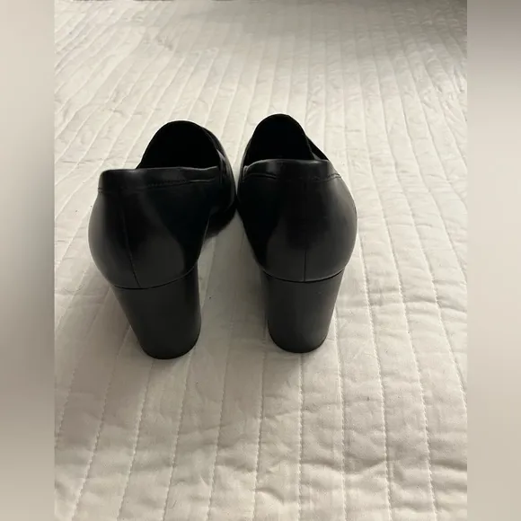 NWOB BORN HOLLISTON FINAL LOAFERS