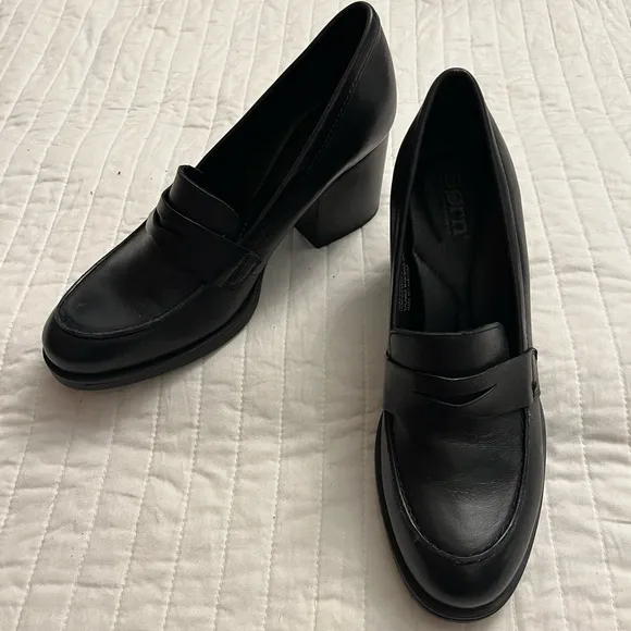 NWOB BORN HOLLISTON FINAL LOAFERS