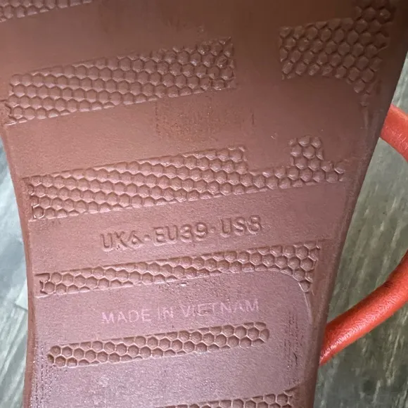NWOB! FitFlop Tiera Swirl Knot Gladiator T-Strap Sandal in a Terracotta Orange 8