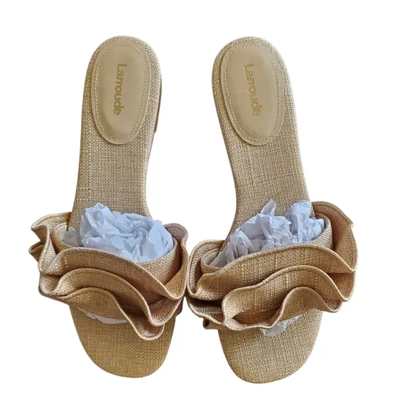NWOB Larroude Ivy Ruffle Slide Sandals (7)