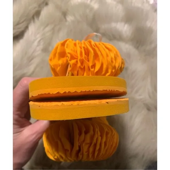 NWOB Tory Burch Women’s Yo Yo Squash Orange Flip Flops Sandals Size 9