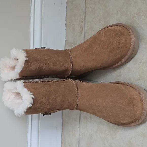 NWOB UGG Estera Shearling Suede Leather Ankle Boots Tan