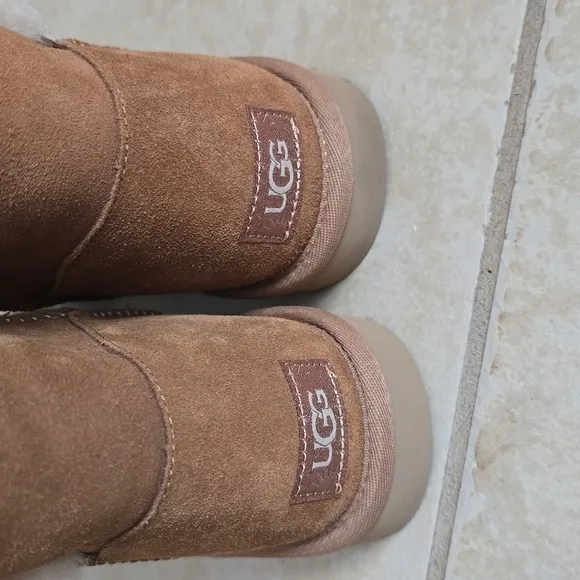 NWOB UGG Estera Shearling Suede Leather Ankle Boots Tan