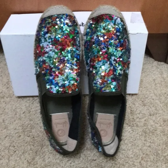 NWOB! VIDORRETA Size 11 Simone Sequined espadrilles