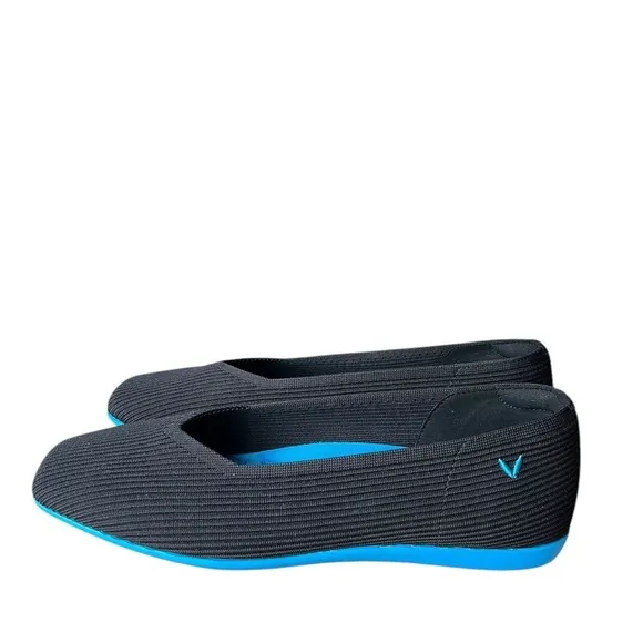 NWOB Vivaia Margot Black  Lightweight Square-Toe V-Cut Flats size 10.