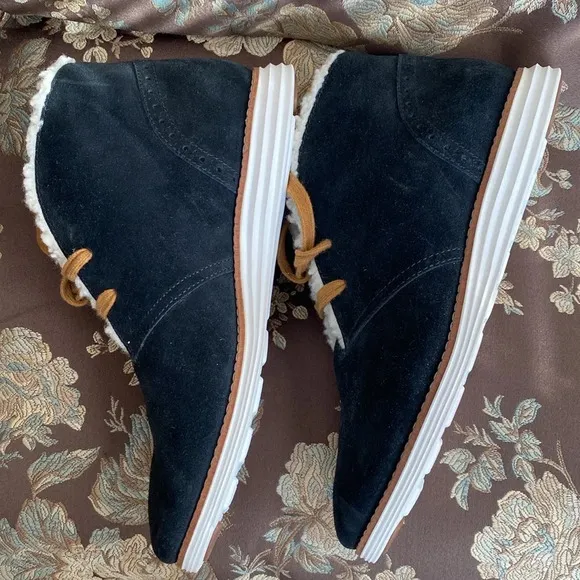 NWOT Cole Haan Grand Suede Black Ankle Chukka Boots Sherpa Lined Women's 9 B