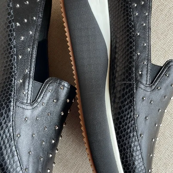 NWOT DONALD PLINER LIZZEE COMFY SLIP ON STUDDED PLATFORM LEATHER SHOES SIZE 8M
