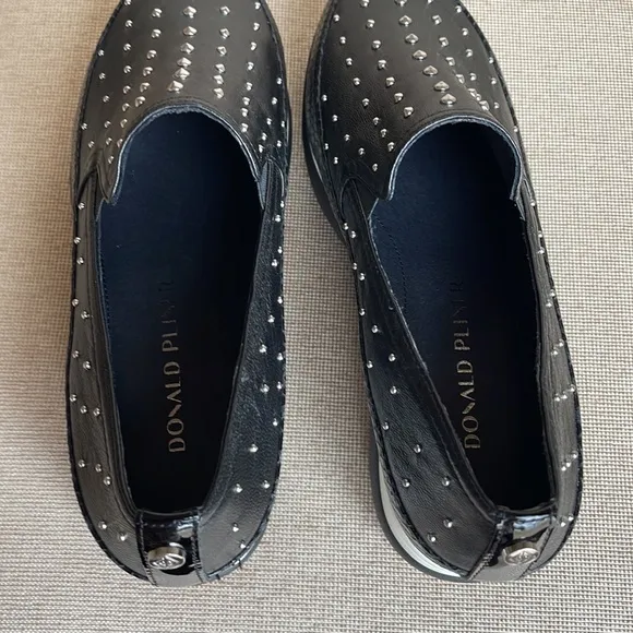 NWOT DONALD PLINER LIZZEE COMFY SLIP ON STUDDED PLATFORM LEATHER SHOES SIZE 8M