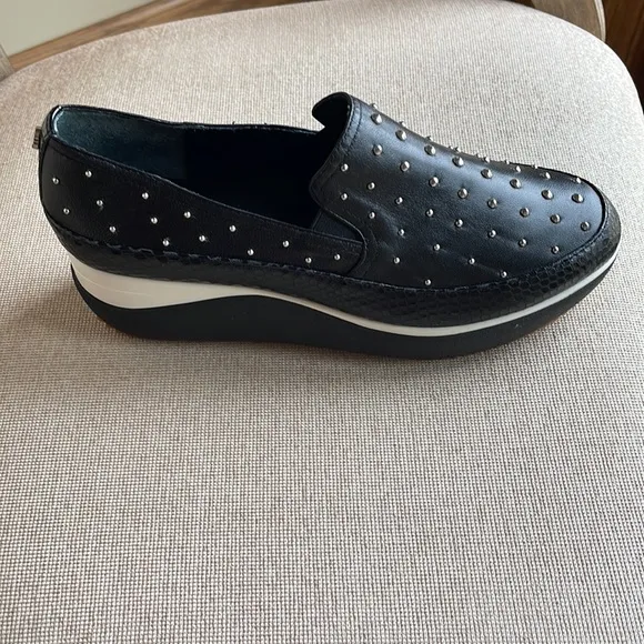 NWOT DONALD PLINER LIZZEE COMFY SLIP ON STUDDED PLATFORM LEATHER SHOES SIZE 8M