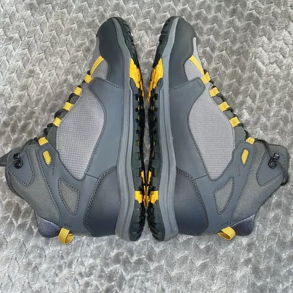 NWOT Jack Wolfskin Activate Texapore Mid hiking boots. Comfort Fit. Size 11.5