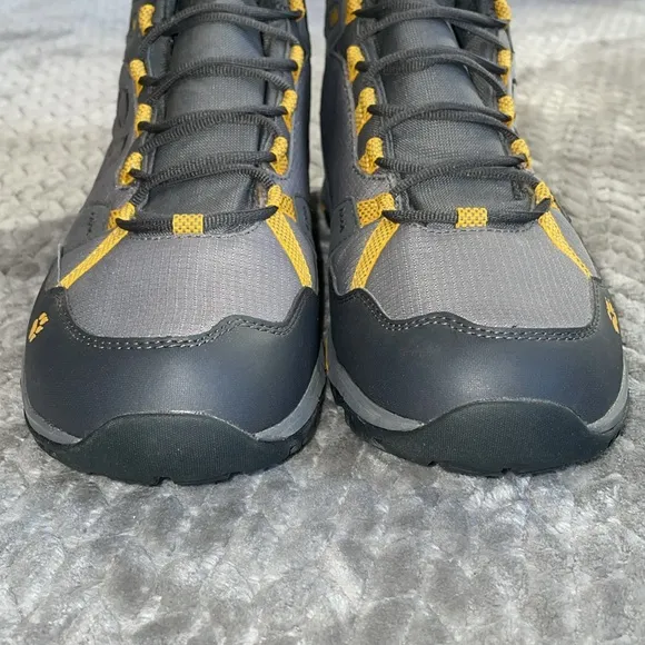 NWOT Jack Wolfskin Activate Texapore Mid hiking boots. Comfort Fit. Size 11.5