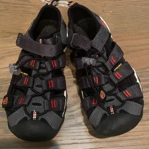 NWOT Keens Water Sandals Black &amp; Orange Toddler Size 9 &amp; 11
