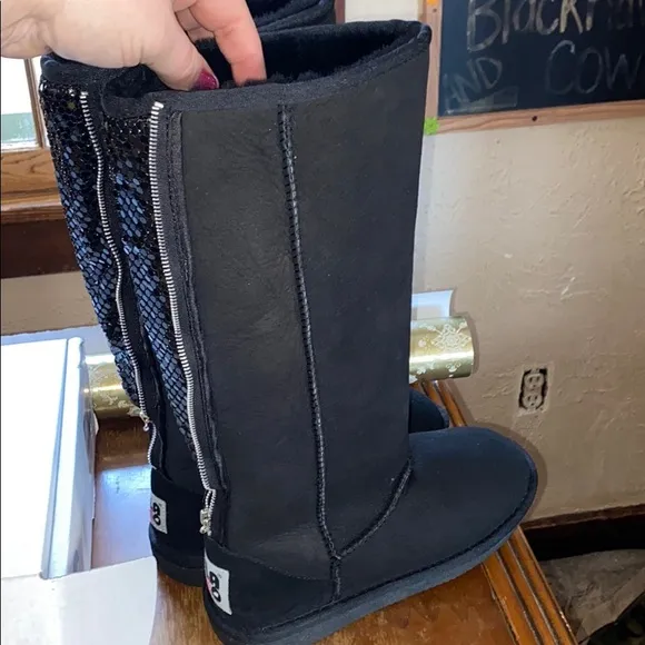 NWOT Lamo shearling black sequin knee boots