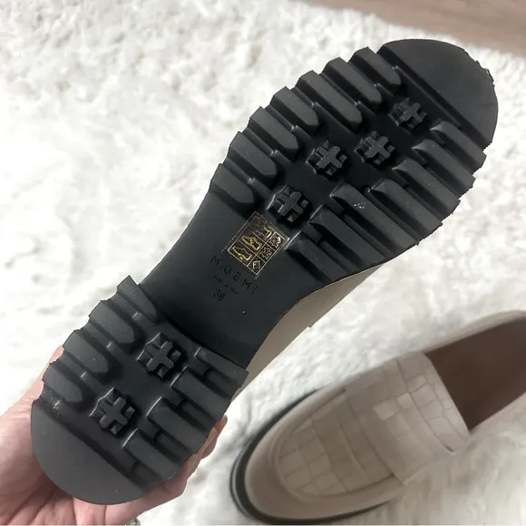 NWOT M. Gemi Croc Embossed Leather Elsa Platform Lug Loafers Oyster Size 38/7.5