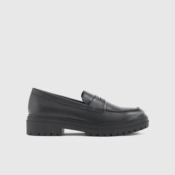 NWOT Quince Black Italian Leather Lug Sole Loafers Size 7.5