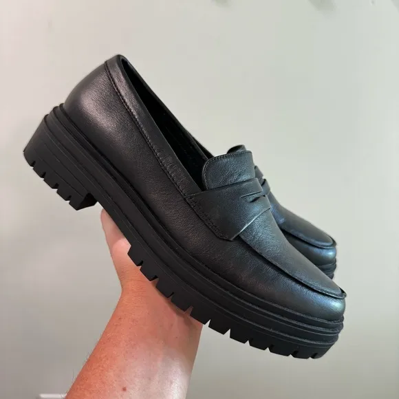 NWOT Quince Black Italian Leather Lug Sole Loafers Size 7.5