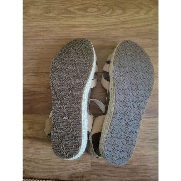 NWOT Abeo Strappy Sandal