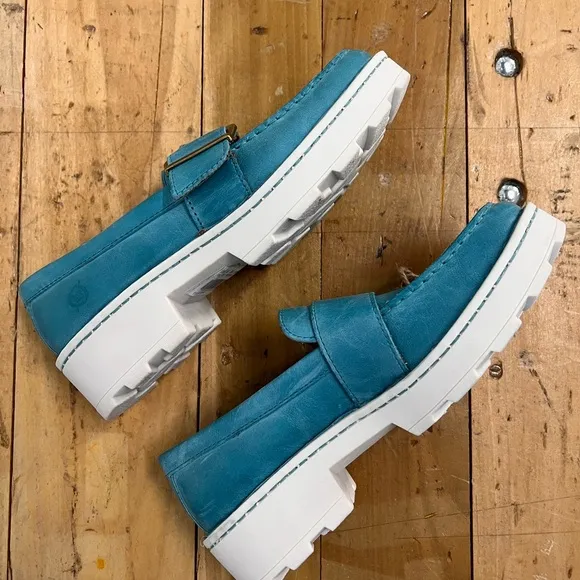 NWT &amp; NWOB $135 Born Contessa Turquoise Leather Platform  Loafers
