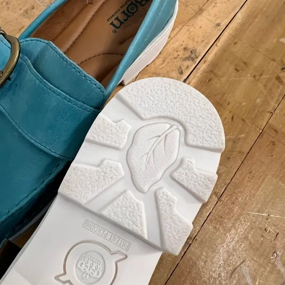 NWT &amp; NWOB $135 Born Contessa Turquoise Leather Platform  Loafers