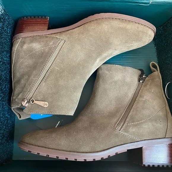 NWT Anthropologie Emu Australia Gray Ankle Boots Shearling Wool Lined Bo…