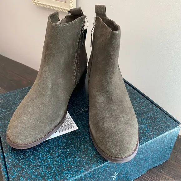 NWT Anthropologie Emu Australia Gray Ankle Boots Shearling Wool Lined Bo…