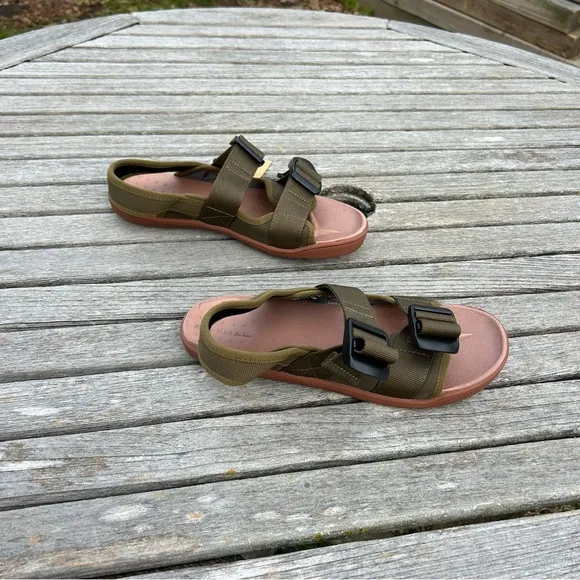 Nwt‎ Astral green Webber Sandals size 8 woman’s