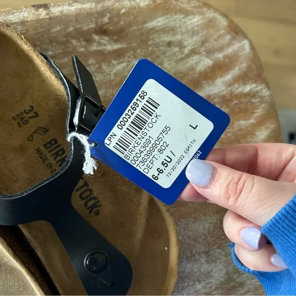 NWT Birkenstock Gizeh Birko Flor Black Sandals