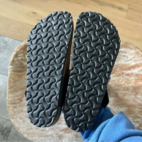 NWT Birkenstock Gizeh Birko Flor Black Sandals