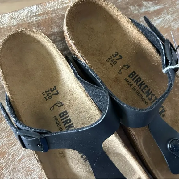 NWT Birkenstock Gizeh Birko Flor Black Sandals