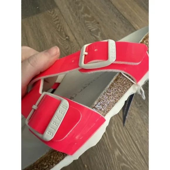 NWT Birkenstock NWB Neon Pink Patent Yao Birko-Flor 36