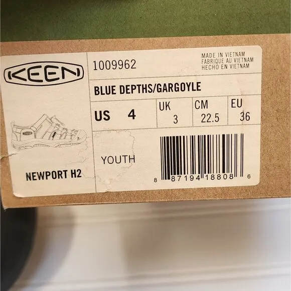 NWT Keen Newport H2 Blue Depths/Gargoyle Youth Sandals
