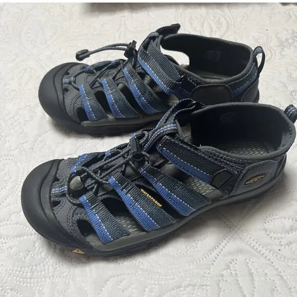 NWT Keen Newport H2 Sandals Size 6