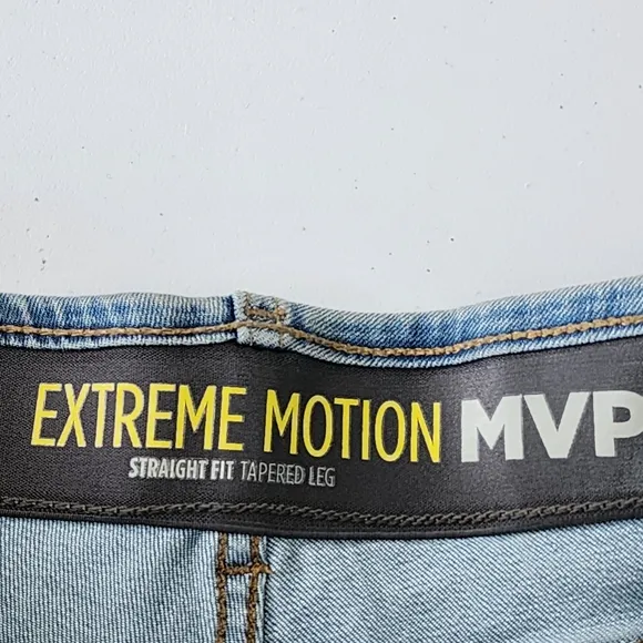 NWT Lee Extreme Motion Straight Leg Tapered Jeans Size 32x30 Blue