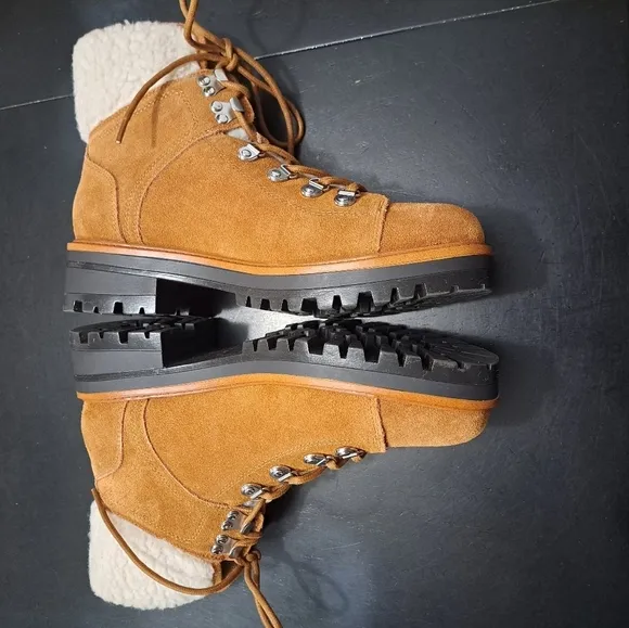NWT Marc Fisher Isalia Suede/Leather Ankle Boots  Size 8.5