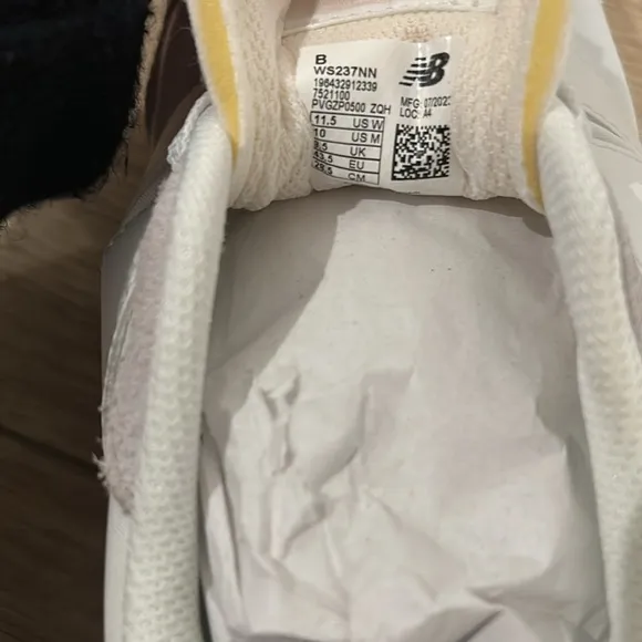 NWT New Balance Women's 237 Casual Sneakers