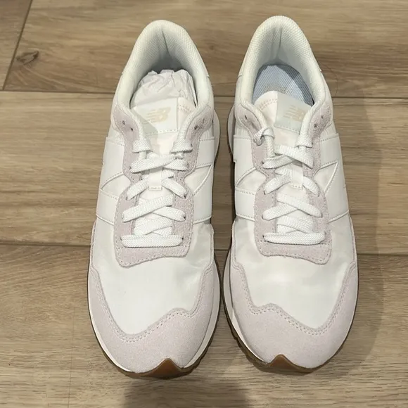 NWT New Balance Women's 237 Casual Sneakers