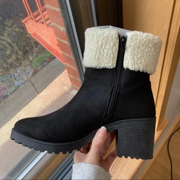 NWT OLIVIA MILLER COZY SHERPA Faux Shearling Chunky Platform BOOTS