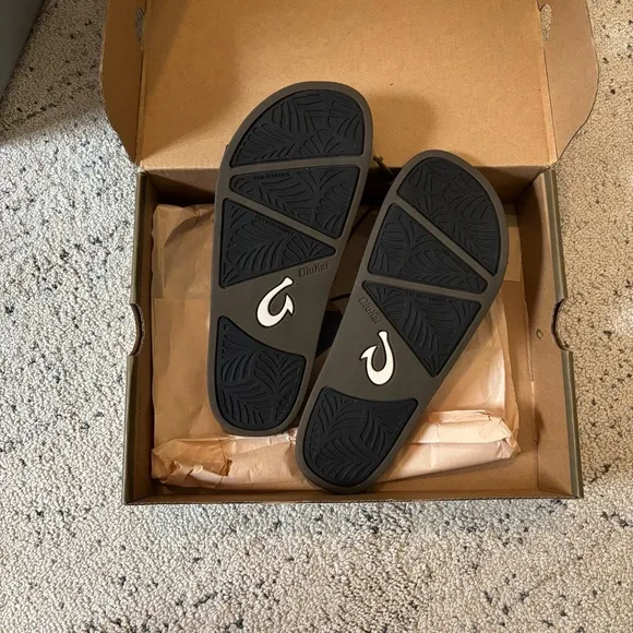 NWT OluKai Kāmola Women’s Slide Sandals Size 5