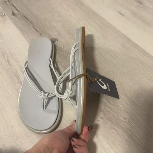 NWT- OLUKAI- Women's Aka Sandals- IRIDESCENT/VAPOR- Size 7