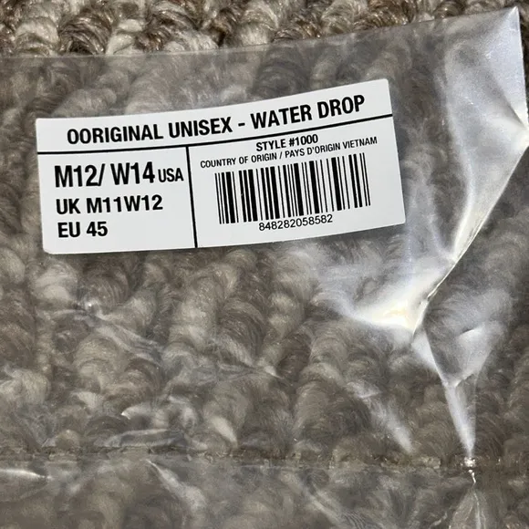 NWT Oofos Sandals