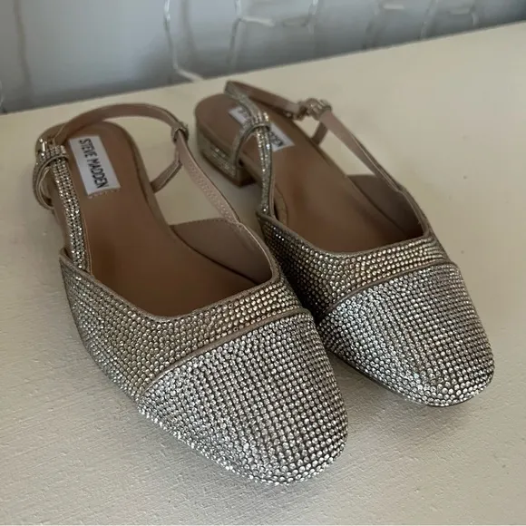 NWT Steve Madden Champagne Embellished Belinda Flats