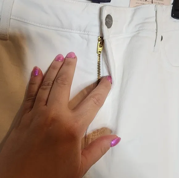 NYDJ White Sheri Slim Ankle Jeans W/Riveted Side Slits. Plus Size 18. Stretch
