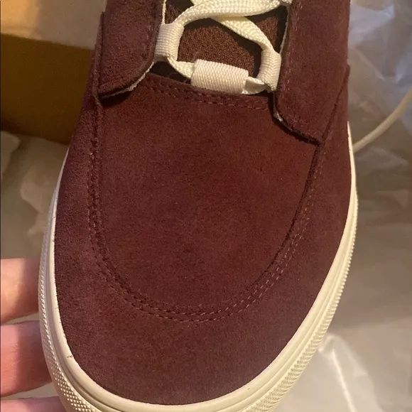 Oakley Burgundy and White mens 9 Sneakers
