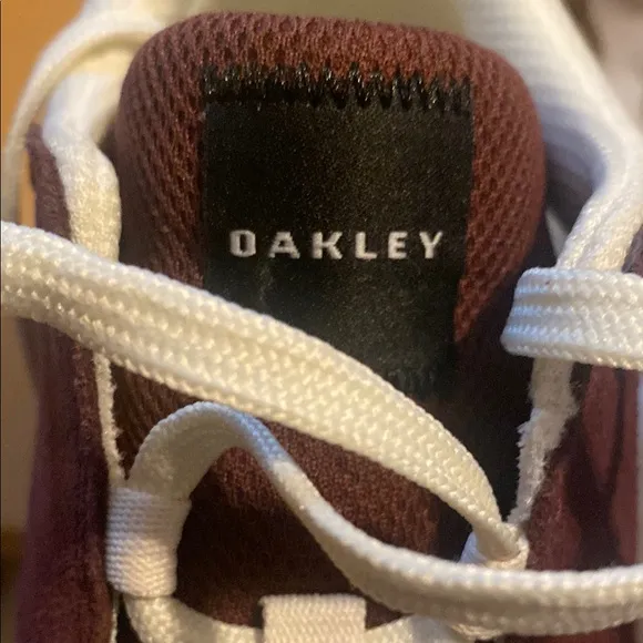 Oakley Burgundy and White mens 9 Sneakers